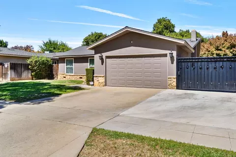 1050 E Magill Ave, Fresno, CA 93710