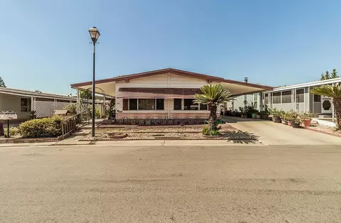 1300 W Olson Ave #168, Reedley, CA 93654