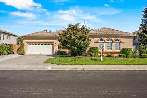 1913 N Filbert Ave, Clovis, CA 93619