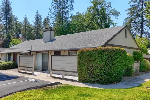 49400 River Park Rd #56, Oakhurst, CA 93644