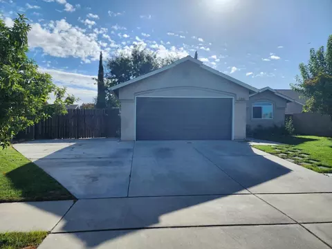 1638 Tucker Ave, Sanger, CA 93657