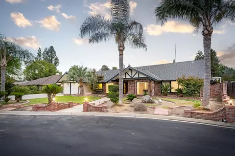 2022 Alamos Ave, Clovis, CA 93611