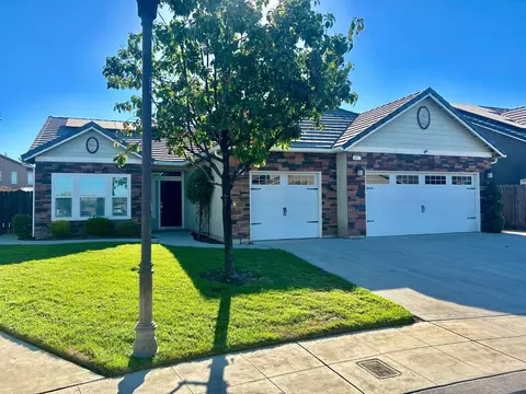 1827 Redington Ave, Clovis, CA 93619