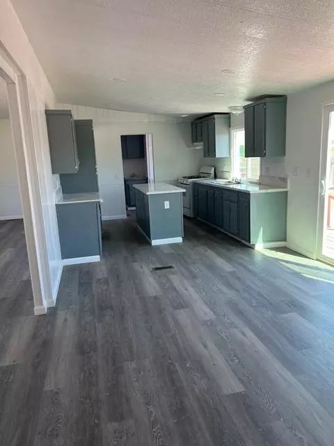 7520 S Elm Ave, Fresno, CA 93706