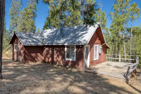 41811 Corlew Ln, Auberry, CA 93602