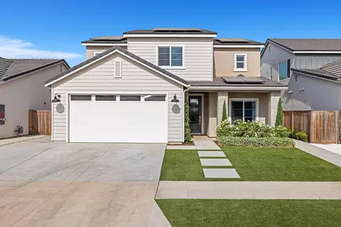 2044 N Osmun Ave, Clovis, CA 93619