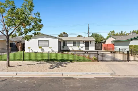 2813 E Richert Ave, Fresno, CA 93726