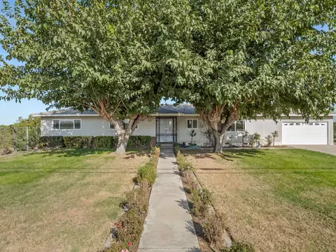 8470 S Chestnut, Fresno, CA 93725