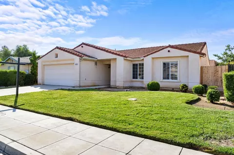 5431 W Flint Way, Fresno, CA 93722