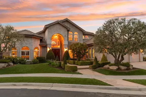 7711 N Gilroy Ave, Fresno, CA 93722