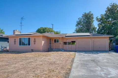 705 Willis Ave, Madera, CA 93637
