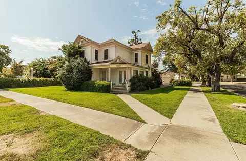 1005 L St, Reedley, CA 93654