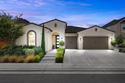 3254 Quincy Ave, Clovis, CA 93619