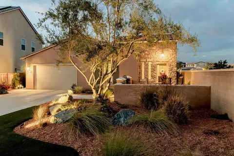 933 Vineyard Ct, Madera, CA 93636