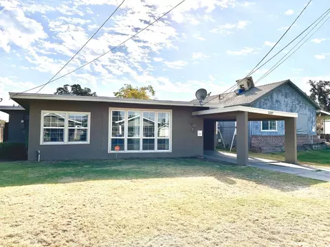 1227 N Brown, Hanford, CA 93230