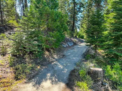 17 Timber Rdg, Shaver Lake, CA 93664