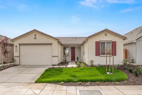 4712 Sussex Ave, Clovis, CA 93619