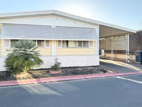 2533 W Mckinley #33, Fresno, CA 93728