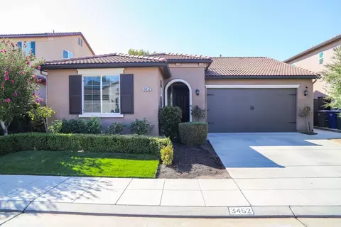 3452 Pontiac Ave, Clovis, CA 93619