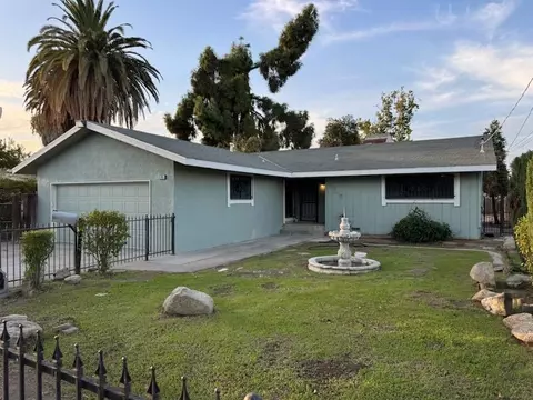 4765 E Mckenzie Ave, Fresno, CA 93702