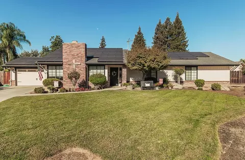 185 Redwood Drive Cir, Reedley, CA 93654