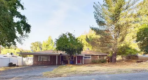 49701 Canoga Dr, Oakhurst, CA 93644