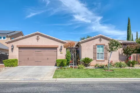 1867 N Whitehorse Ln, Clovis, CA 93619