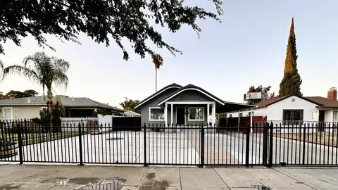 4519 E Illinois Ave, Fresno, CA 93702