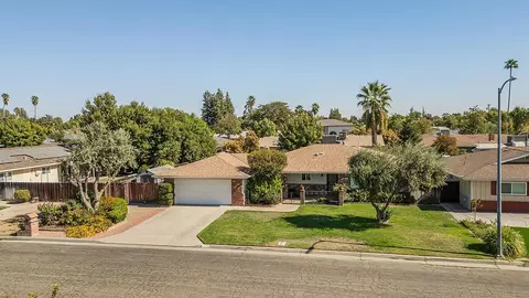 213 Sassafras Dr, Madera, CA 93637