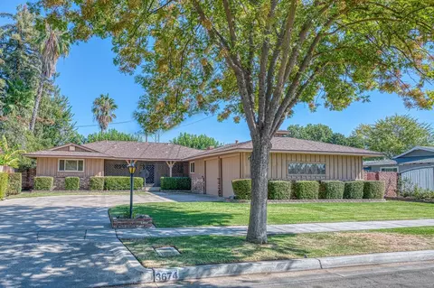 3674 N Angus St, Fresno, CA 93726