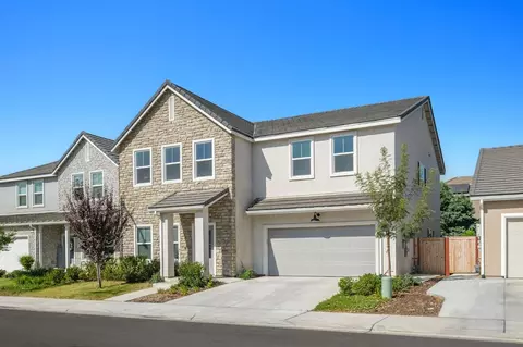 1836 N Preuss Ave, Clovis, CA 93619