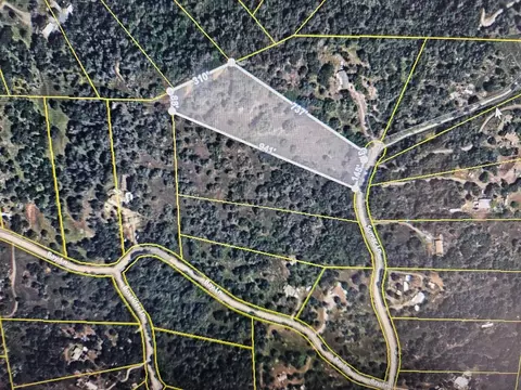 10000 Sumac Ln, Yokuts Valley, CA 93675