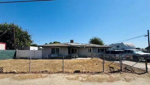 1306 N Hughes Ave, Fresno, CA 93728