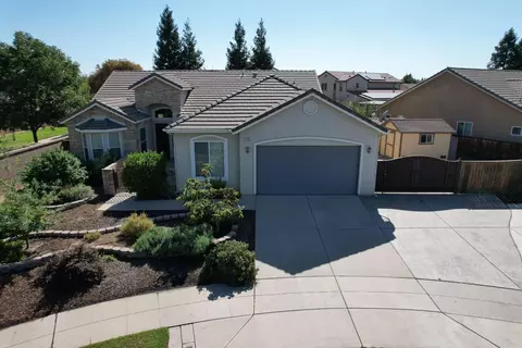 3286 Fairmont Ave, Clovis, CA 93619
