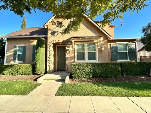 4118 Trenton Ave, Clovis, CA 93619