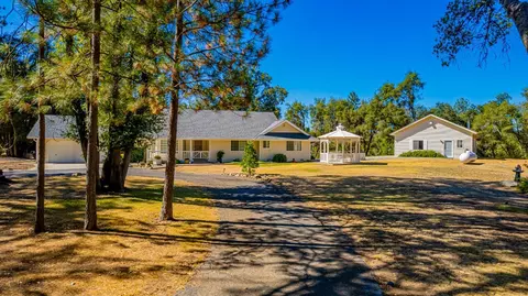 38402 Cedar Creek Ct, Oakhurst, CA 93644