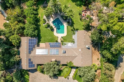 5490 E Liberty Ave, Fresno, CA 93727