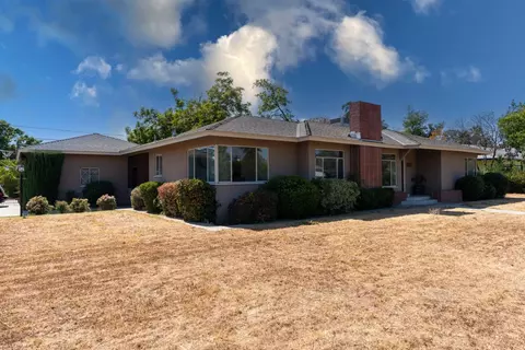 1111 W Sierra Madre Ave, Fresno, CA 93705