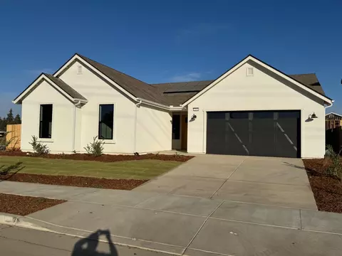 2210 S Burke, Visalia, CA 93292