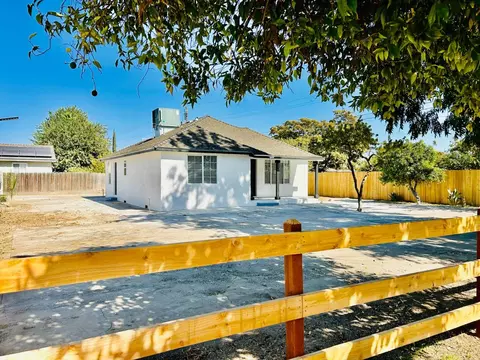 230 N 12th St, Chowchilla, CA 93610