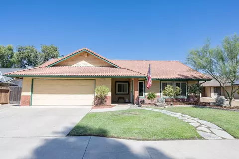 2479 Purvis Ave, Clovis, CA 93611