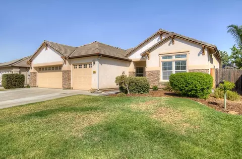 1968 W Bristol Ln, Hanford, CA 93230