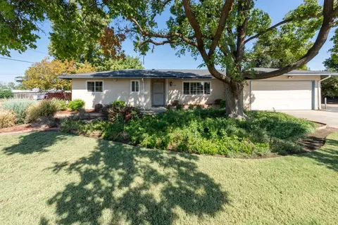 4909 E Mckenzie Ave, Fresno, CA 93727