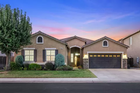 2552 E Caraway Ct, Fresno, CA 93720