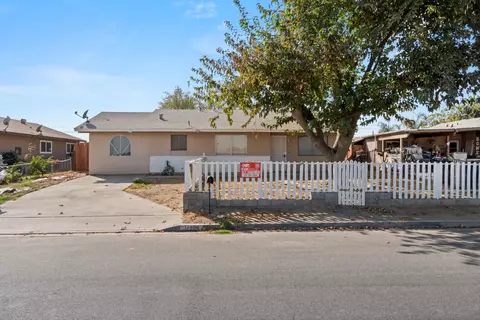 11420 Shepard Dr, Hanford, CA 93230