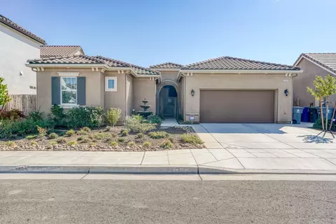 3048 Poe Ave, Clovis, CA 93619