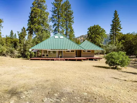 5680 Yosemite Fall Rd, Mariposa, CA 95338