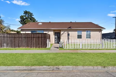 3407 N Barton Ave, Fresno, CA 93726