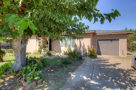 3853 E Clinton Ave, Fresno, CA 93703