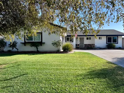 155 E Birch Ave, Hanford, CA 93230